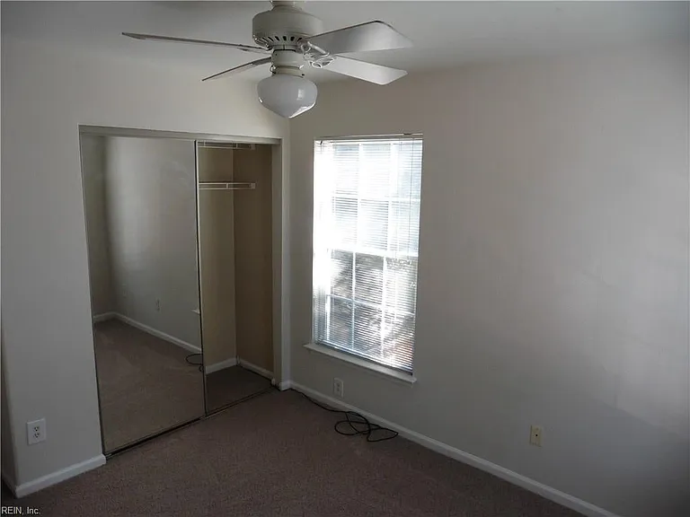 2364 Charing Cross Rd — Photo 15