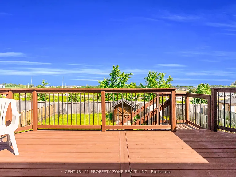 75 Benjamin Cres — Photo 41