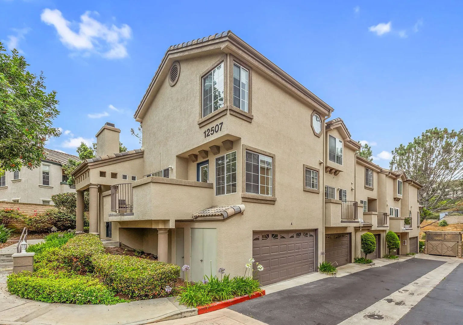 Beautiful End-Unit Townhome in Carmel Valley: Prime Location, Abundant Amenities — Photo 3