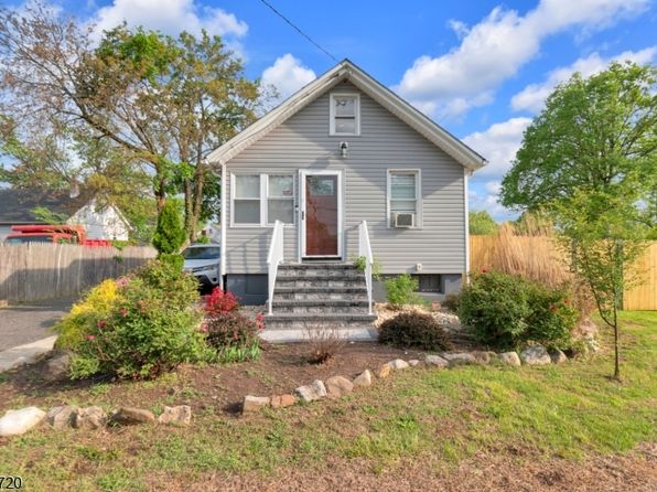 84 Baker St, Franklin Twp., NJ 08873