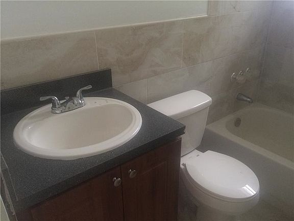 5th image of 2925 NW 183rd St