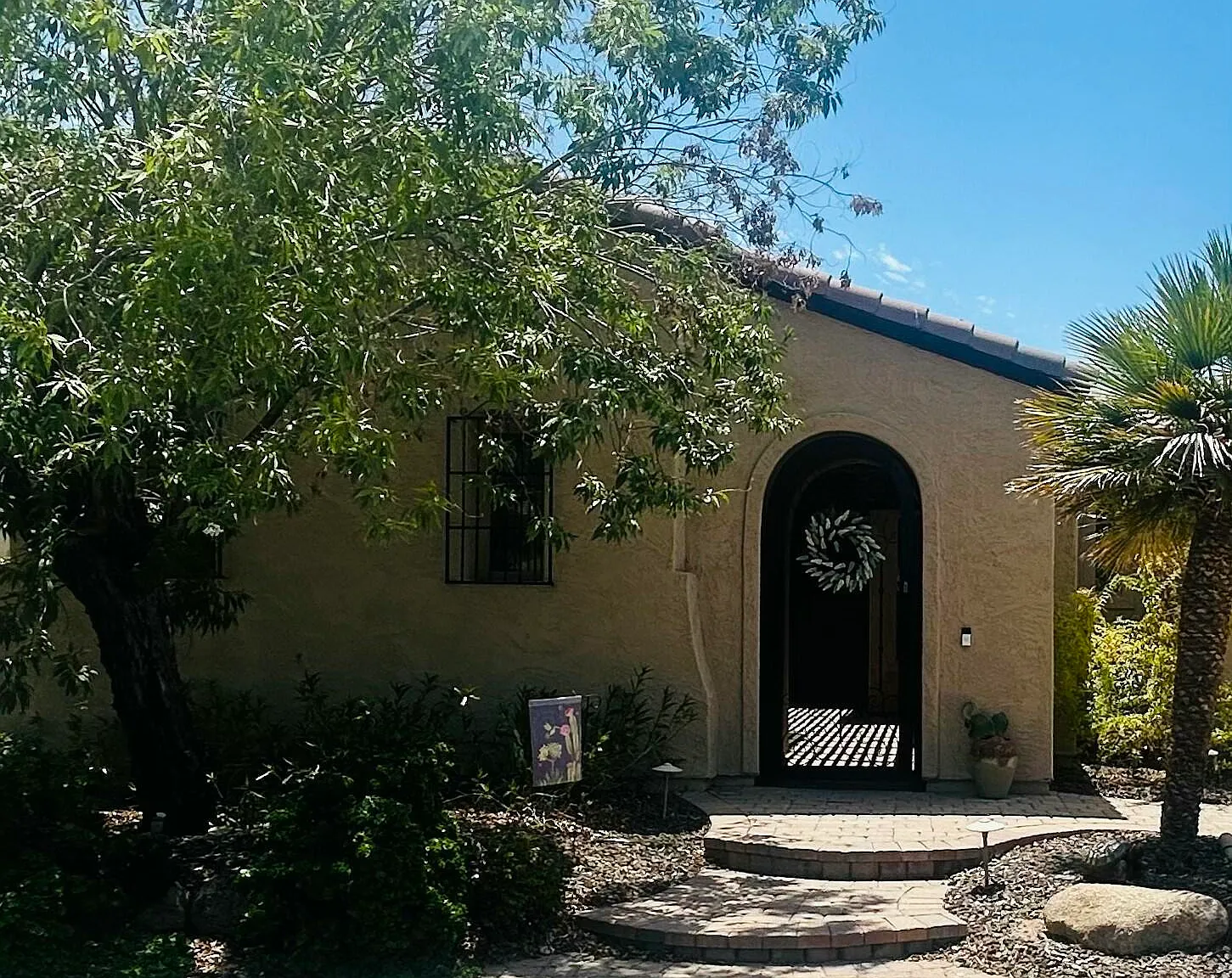 3 bed, 3.0 bath, 2350 sqft, $3,200 — Photo 4