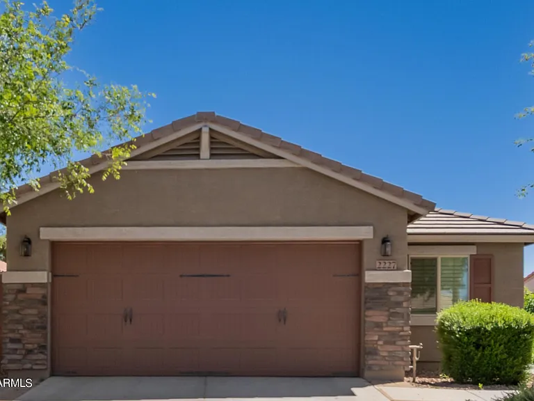 2227 E Stacey Rd — Photo 3