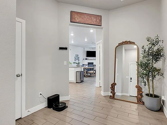 3rd image of 1211 Big Easy St