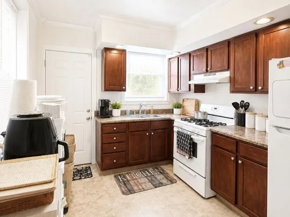 2116 Granite St, Philadelphia, PA 19124