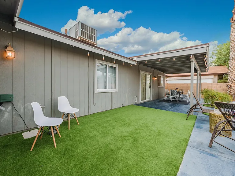 6915 E Sandra Ter — Photo 33