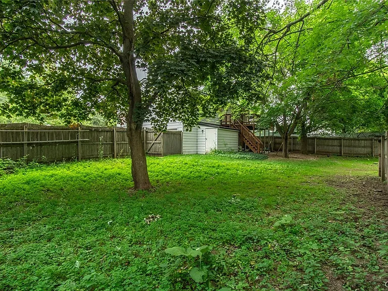 147 Elm St — Photo 23