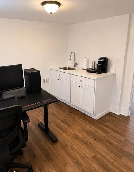 87 Grove Ave #3 — Photo 3