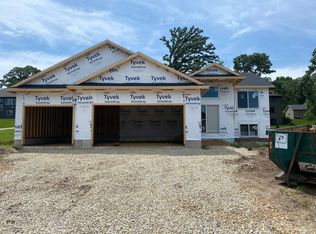 6805 Clarkia Dr NW, Rochester, MN 55901