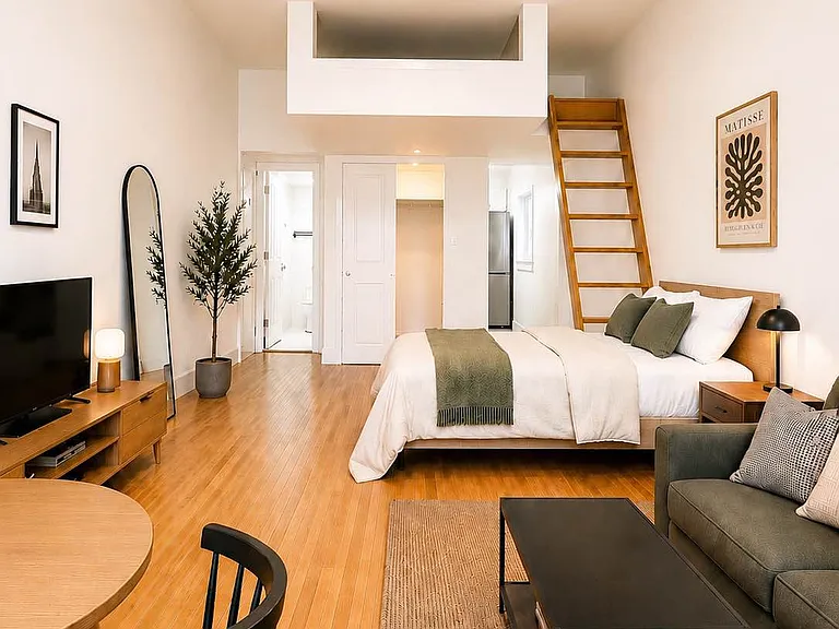 321 W 105th St #1B — Photo 3