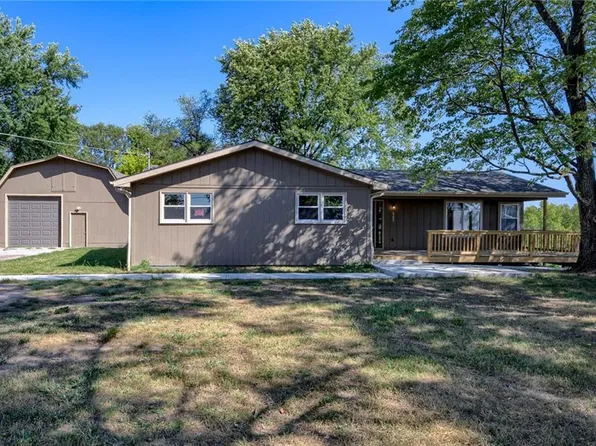 6300 Oak Grove Rd, Kansas City, KS 66106