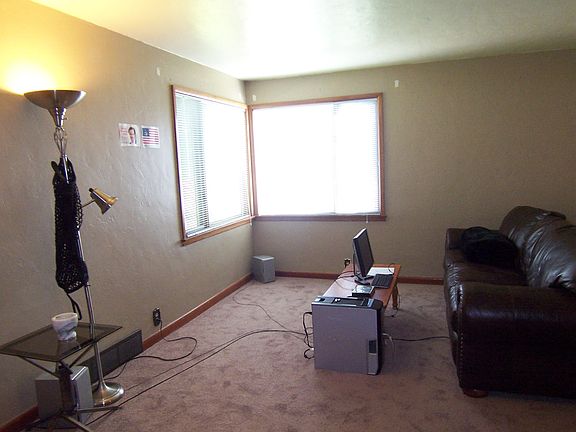 3rd image of 311 Lake Ave N