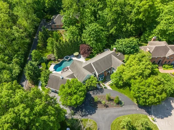 9904 Huntersrun Ln, Cincinnati, OH 45242