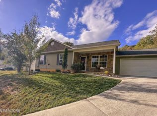 1139 Long Meadow Dr, Knoxville, TN 37920