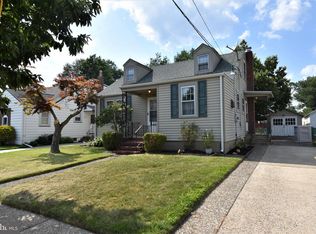 327 Conover St, Burlington, NJ 08016