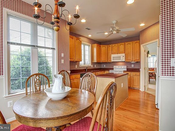 5th image of 13696 Paddock Ct