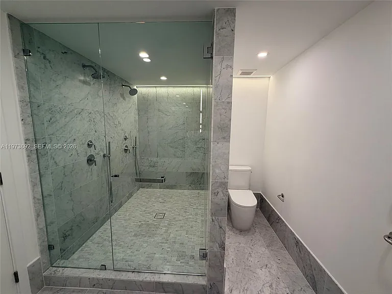 9221 E Bay Harbor Dr #307 — Photo 15