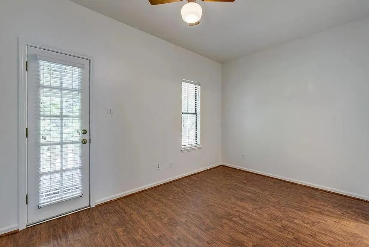 2 bed, 2.5 bath, 867 sqft, $2,250 — Photo 1
