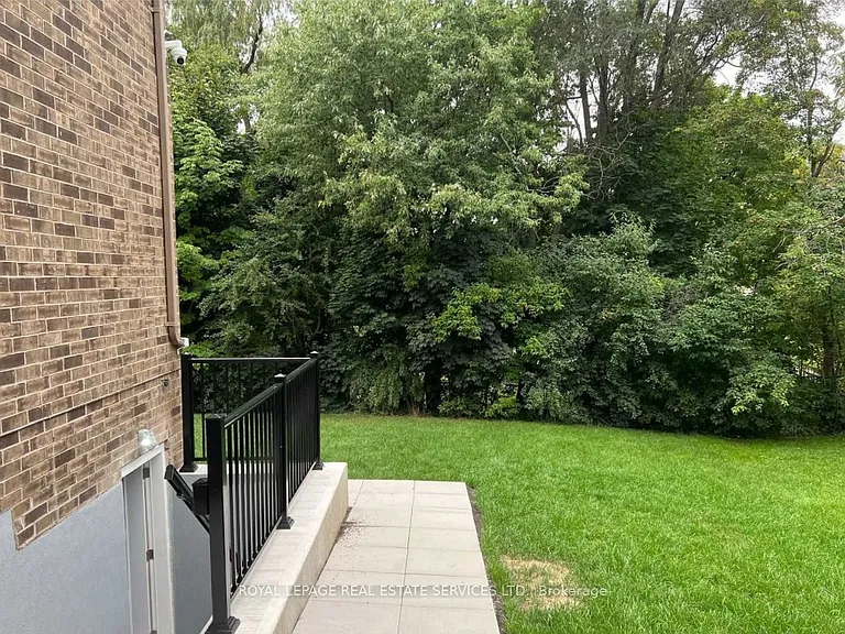 45 Ontario Ct S #LOWER — Photo 4