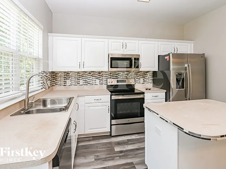 11259 Cypress View Dr — Photo 8