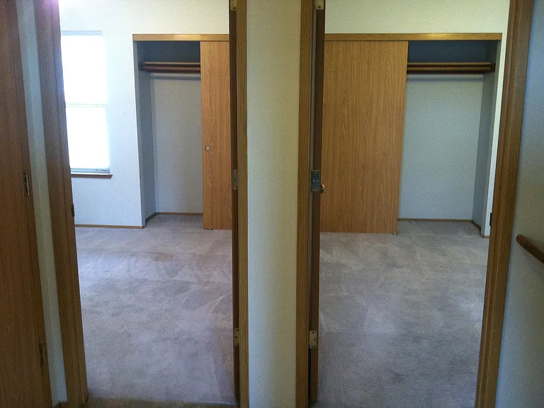 Big Rock Apartments (480 S Oak Harbor St.) — Photo 18