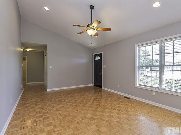 4th image of 108 Terrywood Ct
