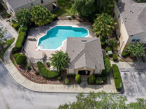 3rd image of 112 Wilton Cir