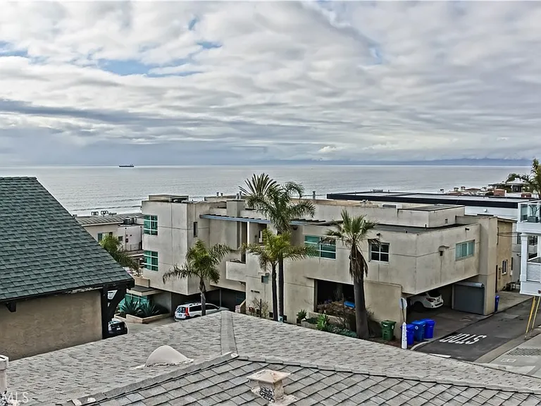 320 Marine Ave — Photo 38
