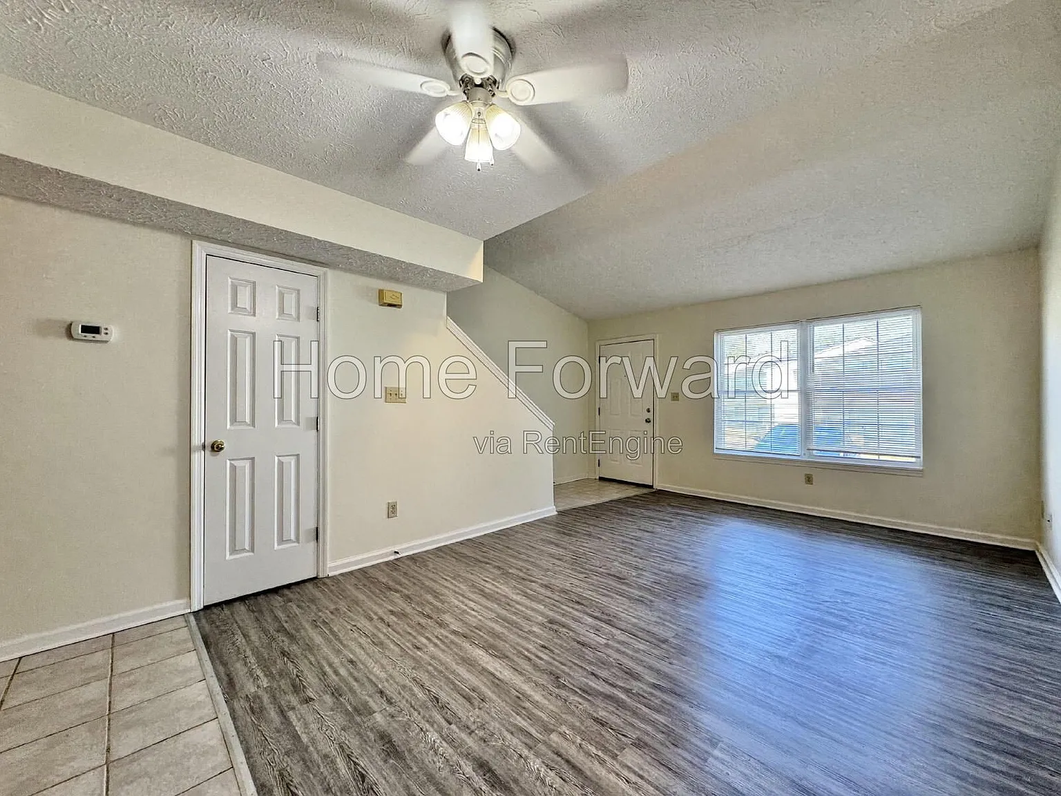 3 bed, 2.5 bath, 1232 sqft, $1,725 — Photo 4