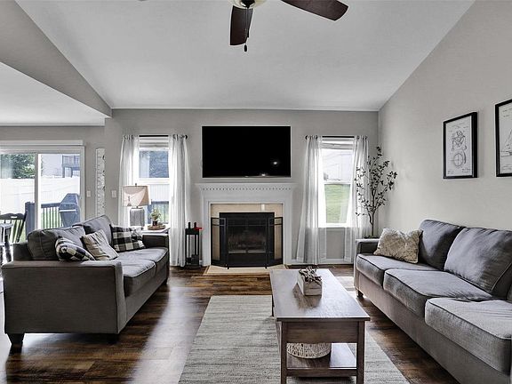 4th image of 1022 Dardenne Woods Dr