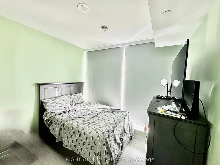 898 Portage Pkwy #1903 — Photo 23