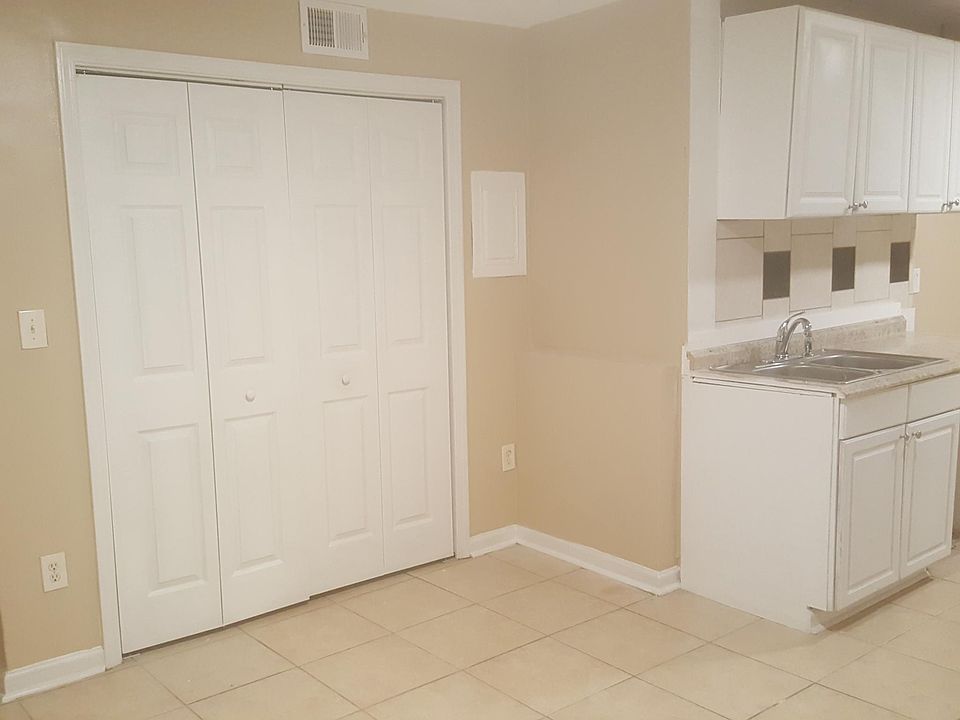 2nd image of 241 Hendrix Ave SW