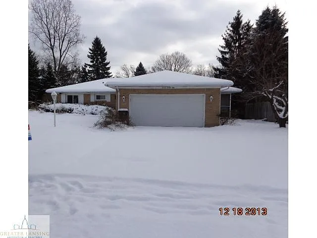 2021 Wellesley Dr photo 1