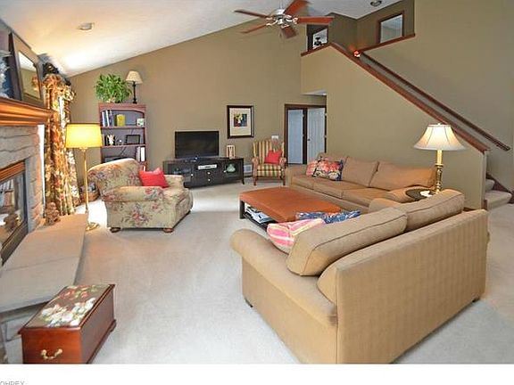 5th image of 1679 E Ash Dr