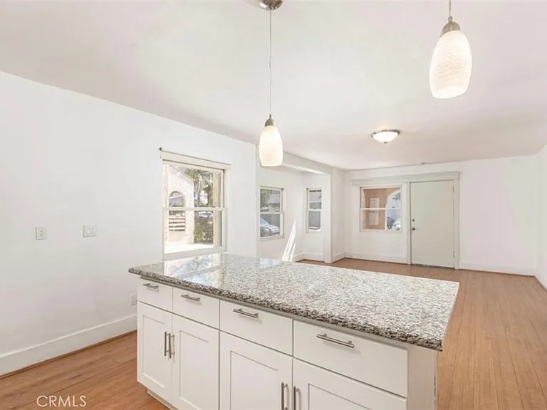 1349 N Citrus Ave — Photo 13