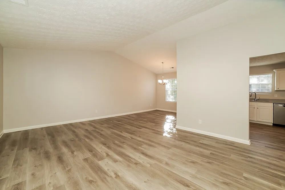 3 bed, 2.5 bath, 1884 sqft, $1,995 — Photo 2