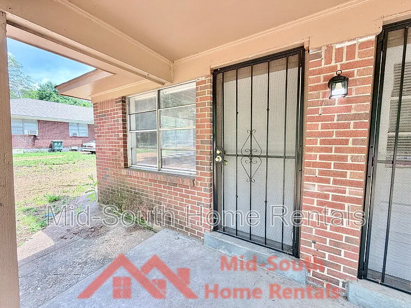1379 Ferguson Rd — Photo 3