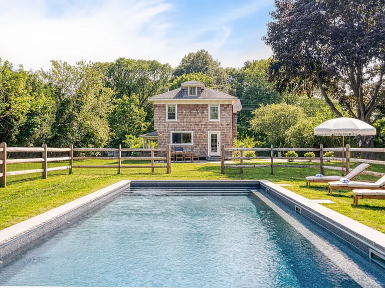 3200 Peconic Ln — Photo 2