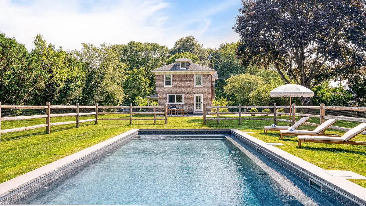 Building Photo - 3200 Peconic Ln