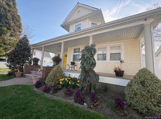25 Rutland Road, Freeport, NY