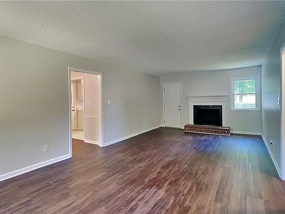 3rd image of 2317 Morningside Dr