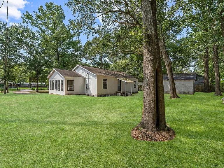 601 Dogwood Trl — Photo 35