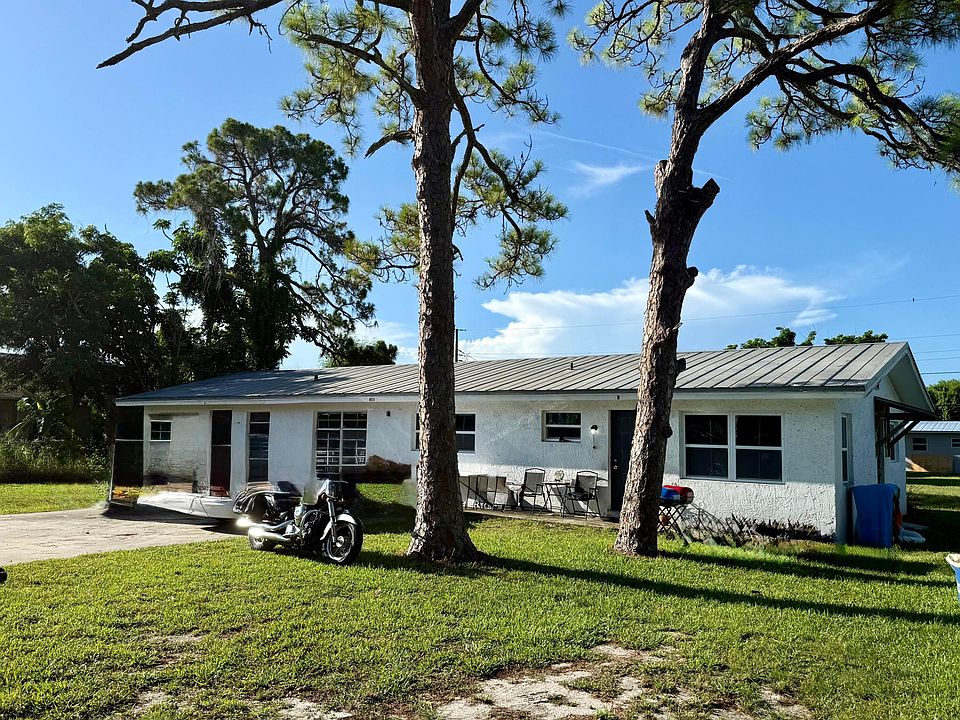 2nd image of 805 S Lake Drive