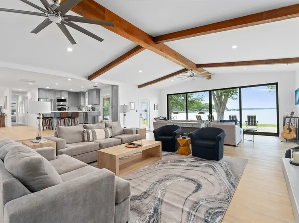 221 Edythe Dee Ln, Mabank, TX 75156