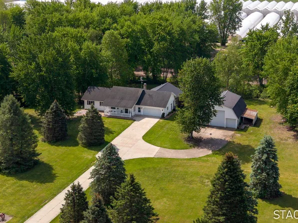 2550 Ranchland Dr SW, Byron Center, MI 49315