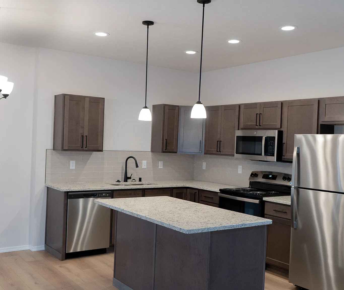 3 bed, 2.5 bath, 1440 sqft, $2,295 — Photo 2