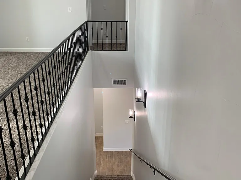 938 Airship Pl — Photo 10