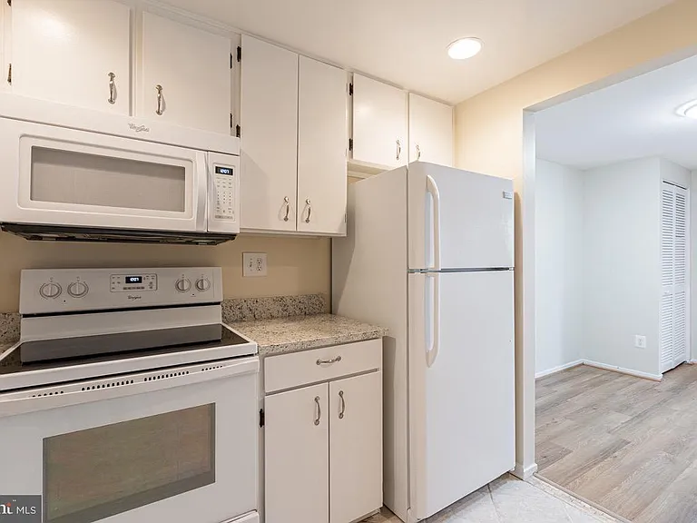 18728 Nathans Pl — Photo 6