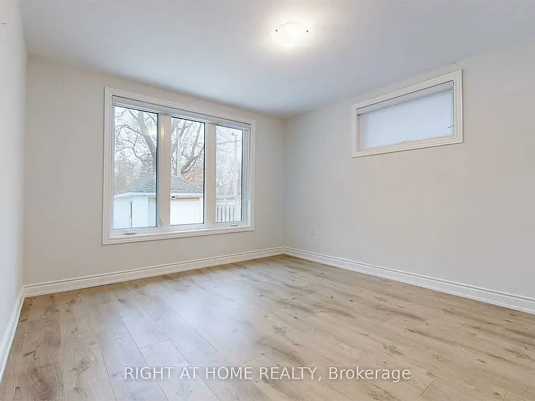 8 Airley Cres #MAIN — Photo 14
