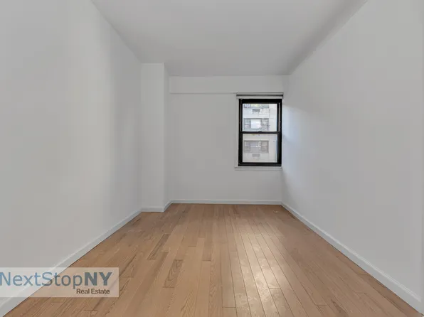 333 East 66th Street image 4 of 9